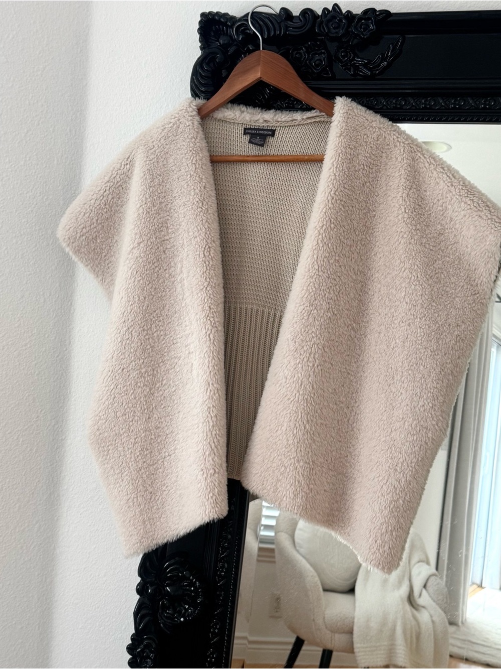 Chelsea & Theodore | Women’s Cream Sherpa Knit Open Front Vest Cardigan